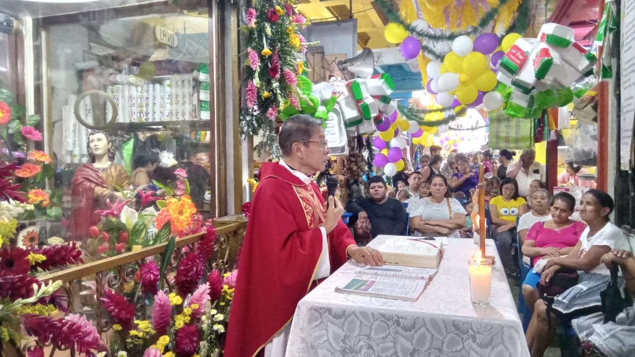 Misa en Honor al Señor de Esquipulas desde el Mercado Número 2, Celebrada por el Padre Ruperto Marroquín
